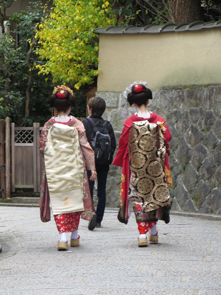 Real or pretend? We spotted these geisha on the street but I have no way of knowing if they are tourists or the genuine article.